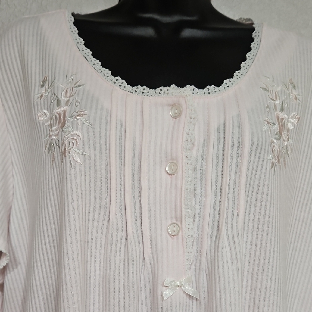 Miss Elaine | NWT Women's Light Pink Short Sleeve Embroidered Lace Nightgown 3X - Picture 4 of 12